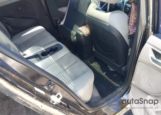 KMHTC6AD4CU070537: 42202272