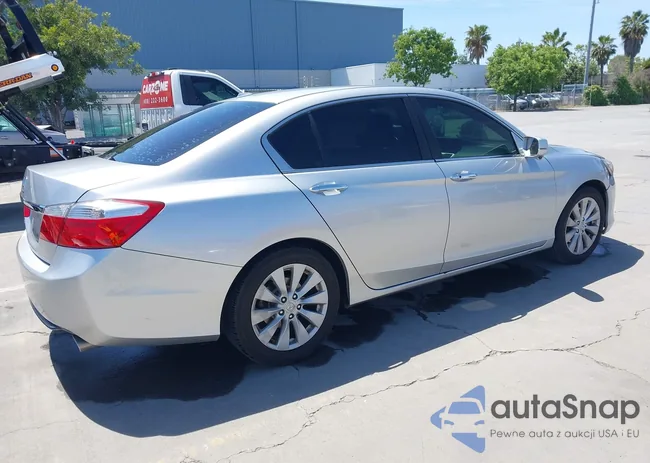 1HGCR2F88DA121484: 42203665