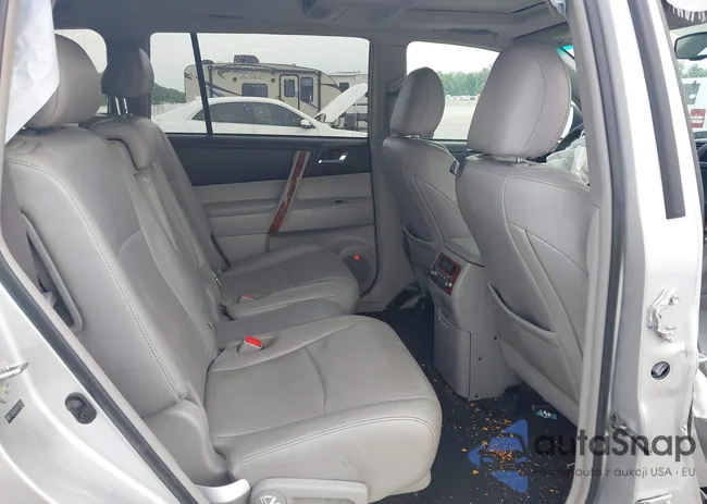 5TDDK3EH8CS172077: 42203708