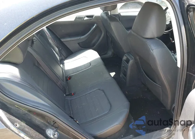 3VWLZ7AJ7BM313031: 42204548