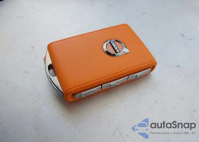 YV4L12UX9P2952245: 42205666