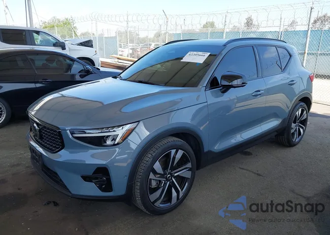 YV4L12UX9P2952245: 42205666