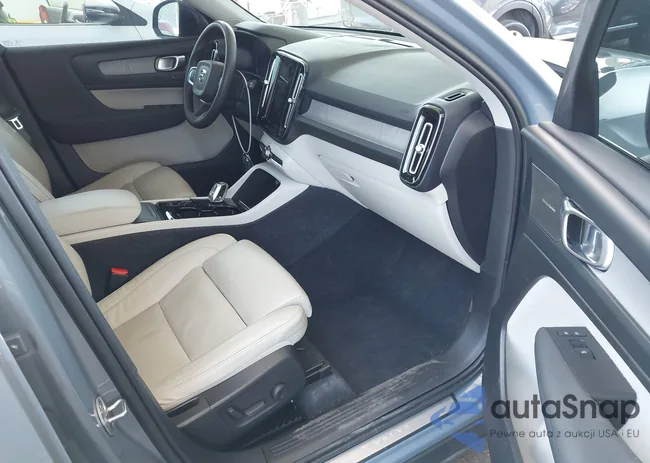 YV4L12UX9P2952245: 42205666