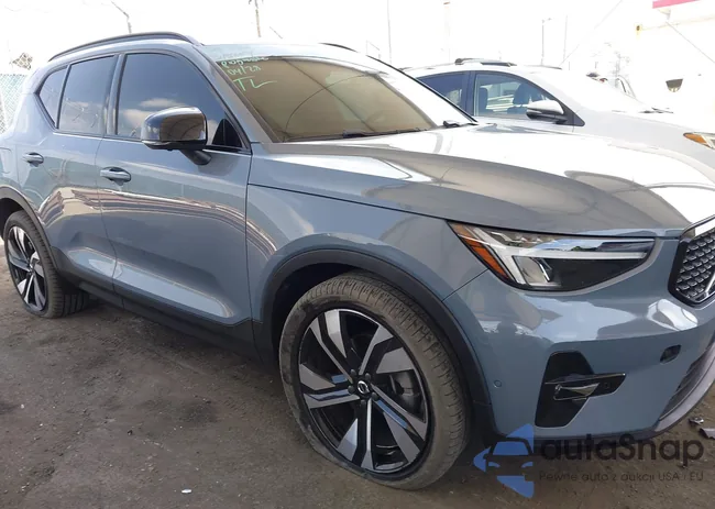 YV4L12UX9P2952245: 42205666