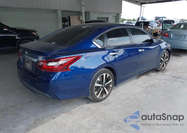 1N4AL3AP5JC111271: 42205814