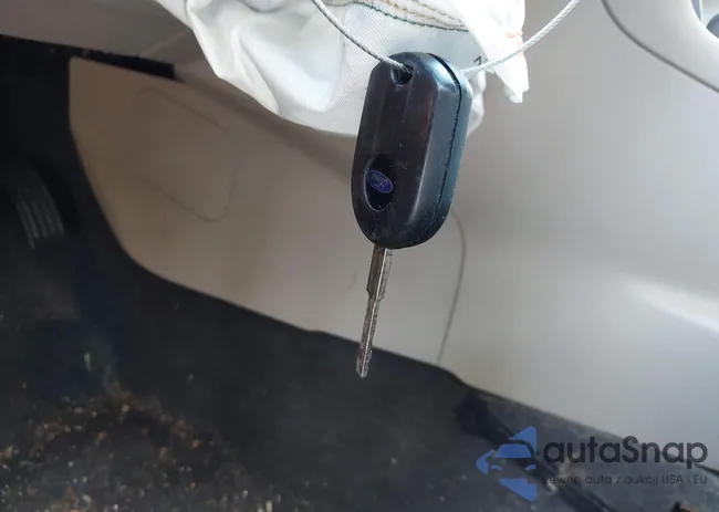 1FADP3K25JL264110: 42205820