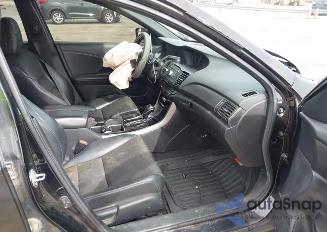 1HGCR2F58HA082701: 42205857