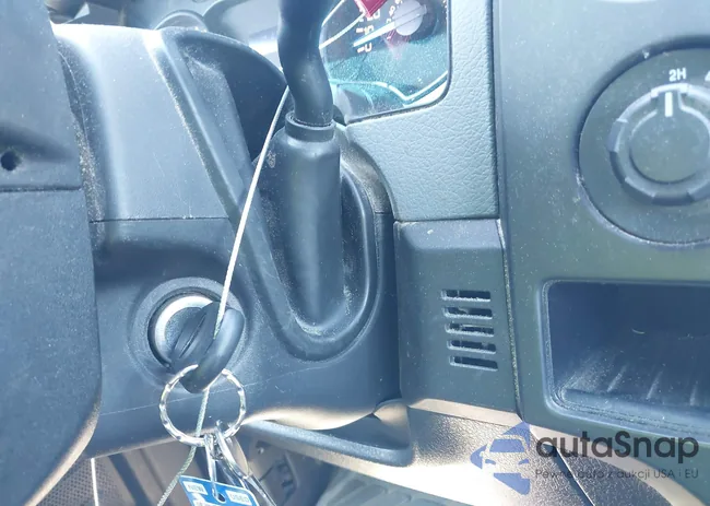 1FTMF1EM0EKF16761: 42205285