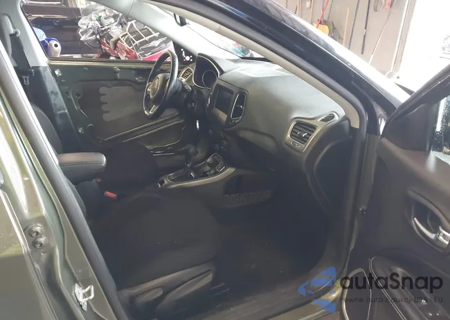 3C4NJDAB8MT591231: 42206506