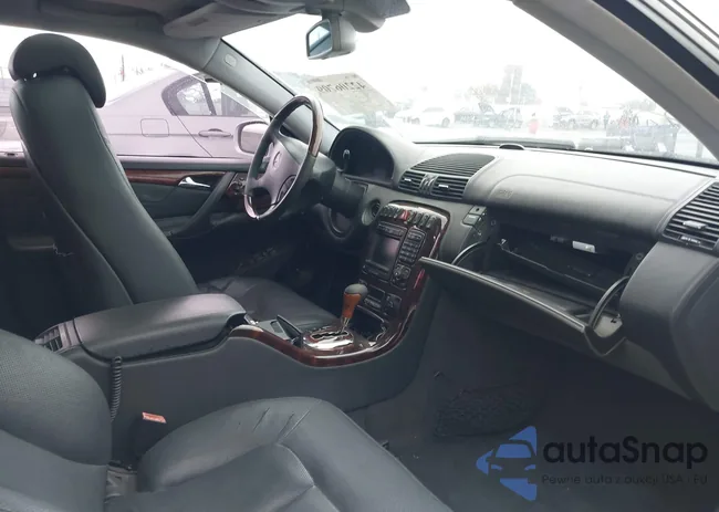 WDBPJ75J91A015029: 42206709