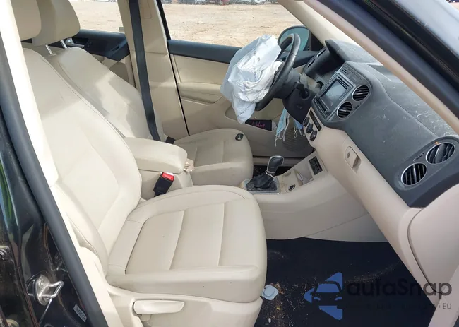 WVGBV7AX6HK027679: 42206940