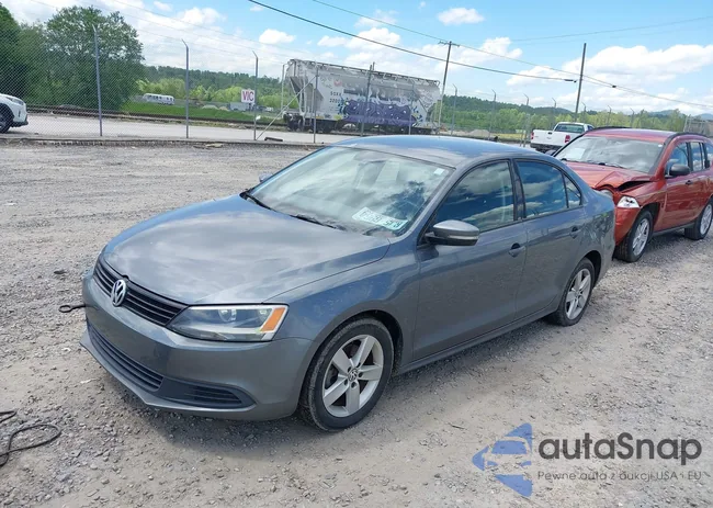 3VWLL7AJ0CM341353: 42206057