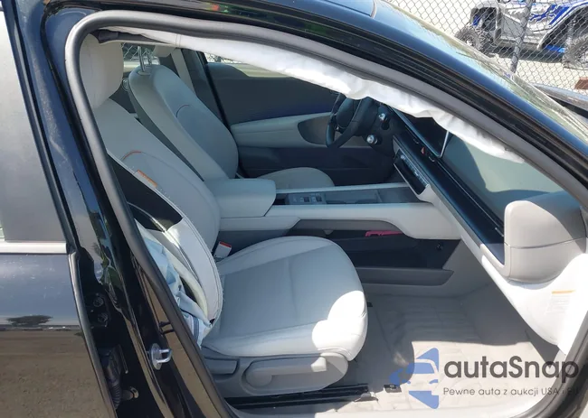 KMHM34AA7PA033293: 42206264