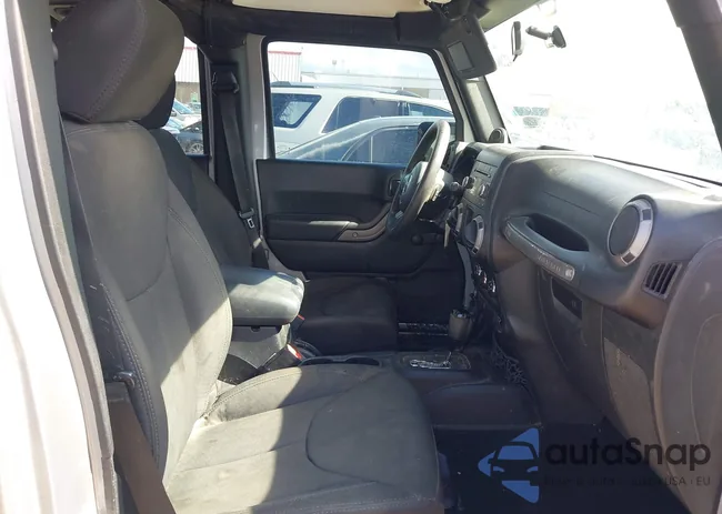 1C4BJWDG9DL688178: 42206279