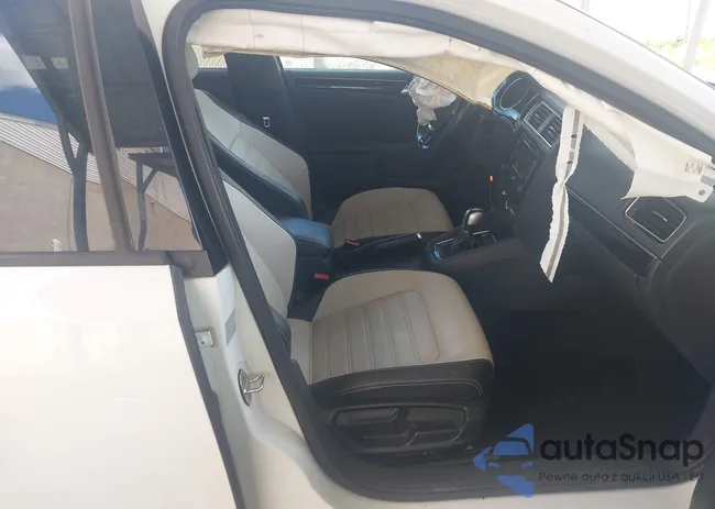 3VWD17AJ0FM217419: 42207976