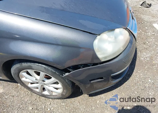 3VWRZ7AJXAM066015: 42208596