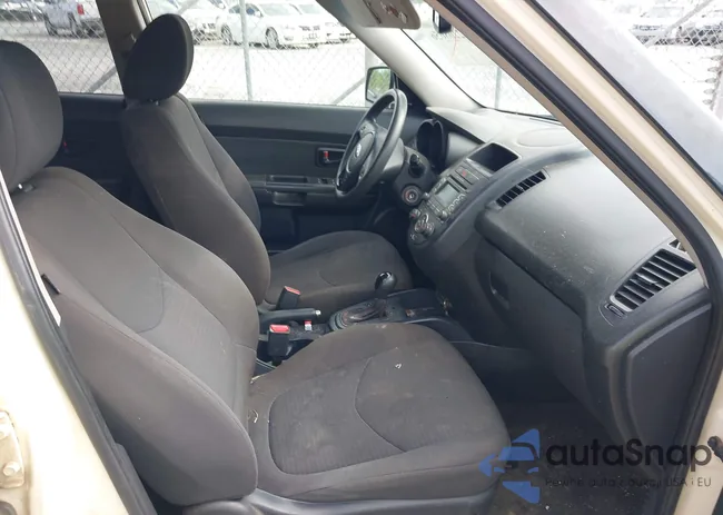 KNDJT2A58D7771286: 42208656