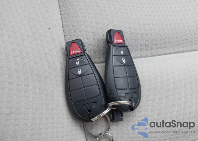 2C7WDGBG3FR686036: 42208694