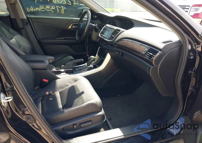 1HGCR2F86HA126771: 42208741