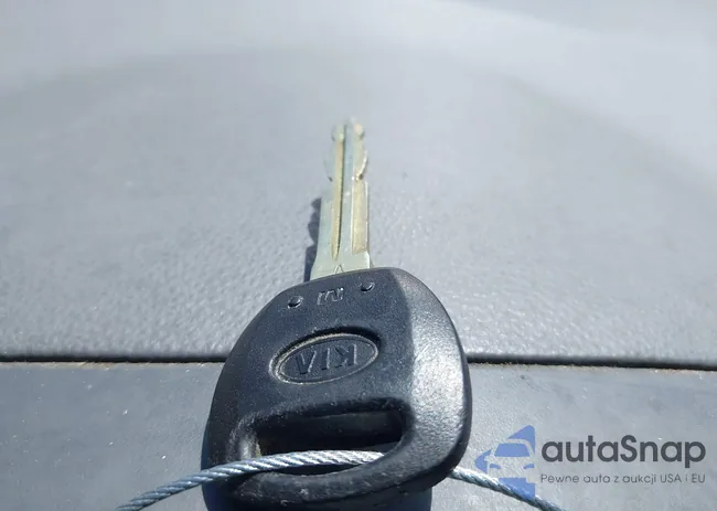 KNDMH4C70C6417081: 42208780