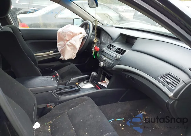 1HGCP2F72AA124762: 42208783