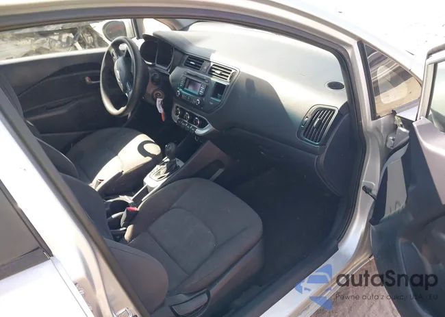 KNADM4A3XF6442356: 42208877