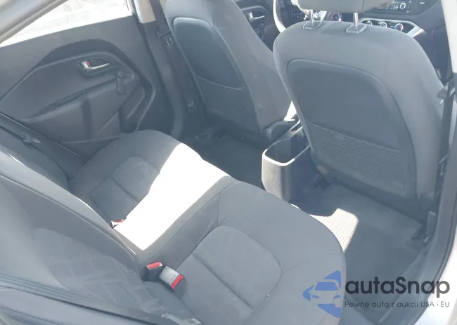 KNADM4A3XF6442356: 42208877