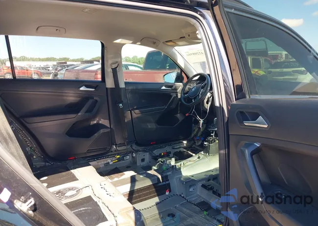 3VV3B7AX4LM124528: 42208986