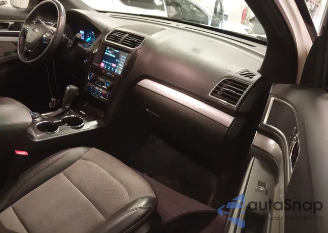 1FM5K8D83HGA30672: 42209007