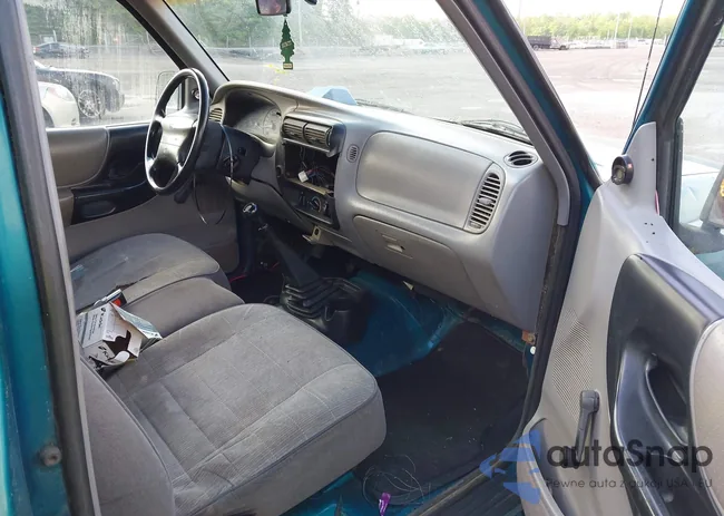 1FTCR10A2STA36176: 42208208