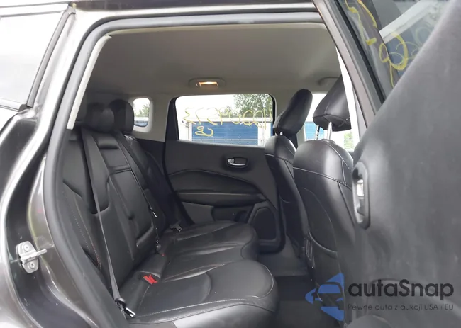 3C4NJDCBXKT747585: 42209573