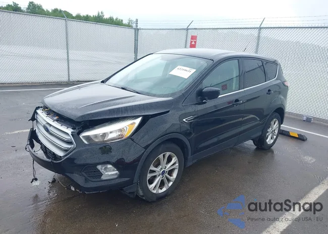 1FMCU0GD4HUD39015: 42210631