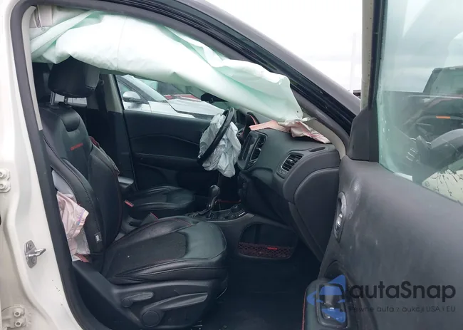 3C4NJDDB6LT126585: 42210794