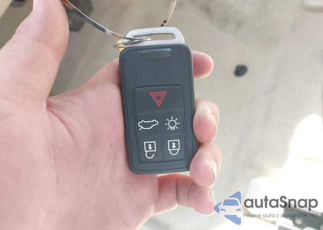 YV126MFK3G2392066: 42210232