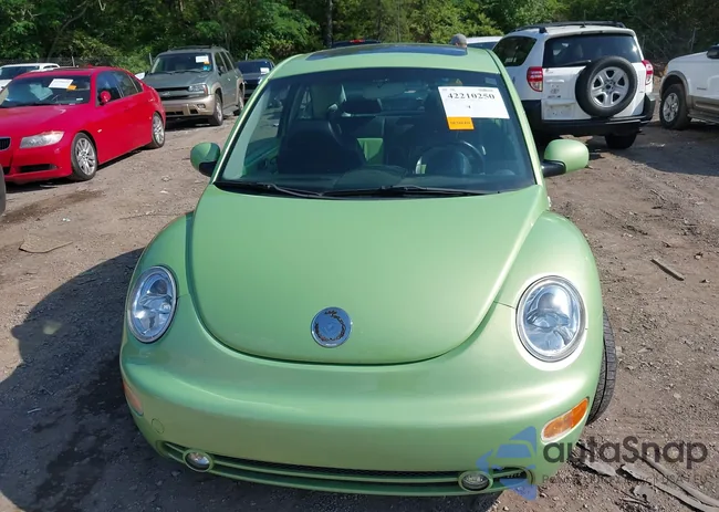 3VWCD21C83M419962: 42210250