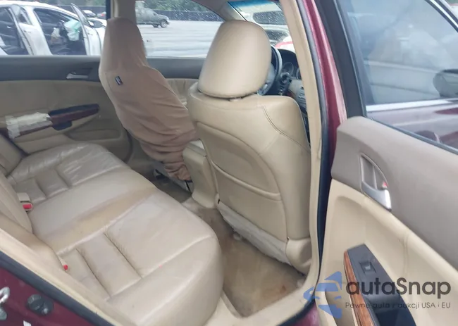 1HGCP26838A085201: 42211529