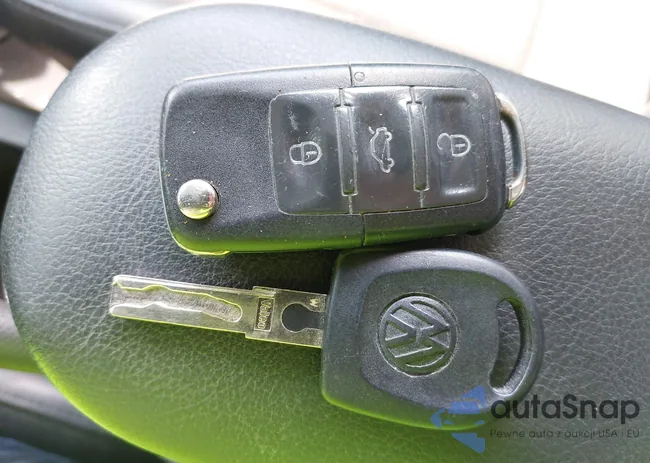 3VWPW31C48M521669: 42211753