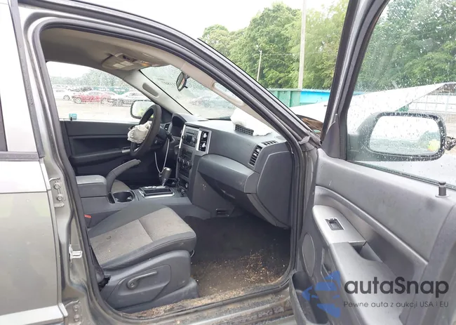 1J8GR48K68C123211: 42211807