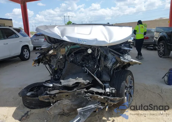 1C4RJFCG0JC505326: 42211985