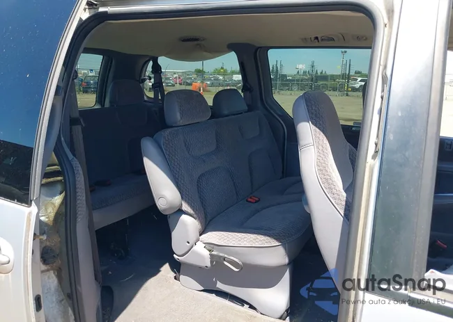 2B4GP44R0YR630786: 42211044