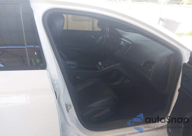 1C3CCCBG7FN528313: 42211241