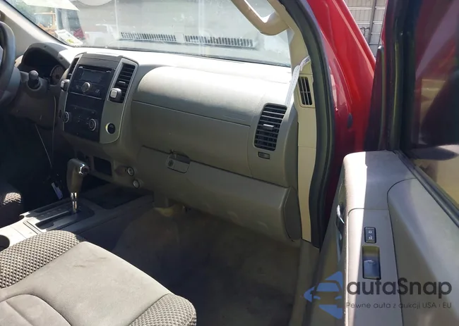 1N6AD0ER4GN700856: 42211300