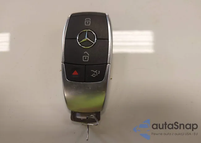 W1N4N4HB7SJ641099: 42211367