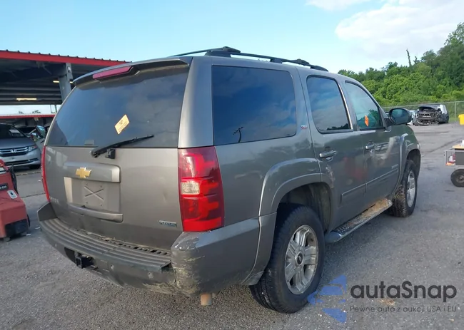 1GNSCBE03CR261019: 42212500