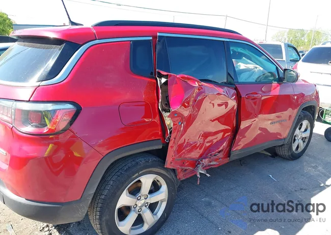 3C4NJDBB6JT142740: 42212811