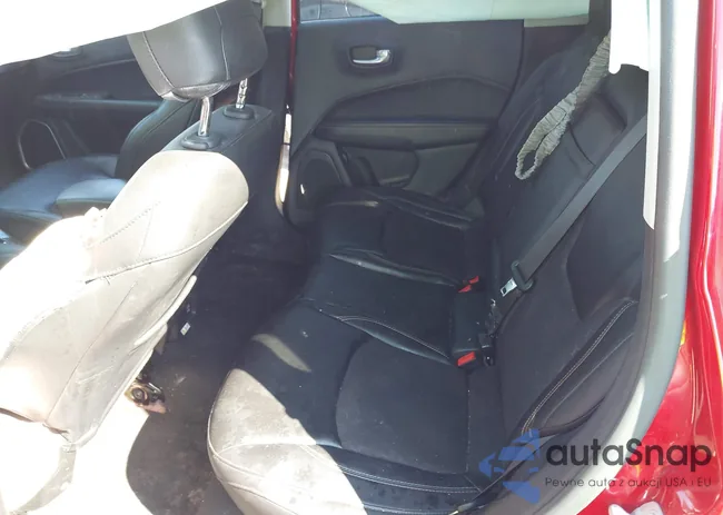 3C4NJDBB6JT142740: 42212811