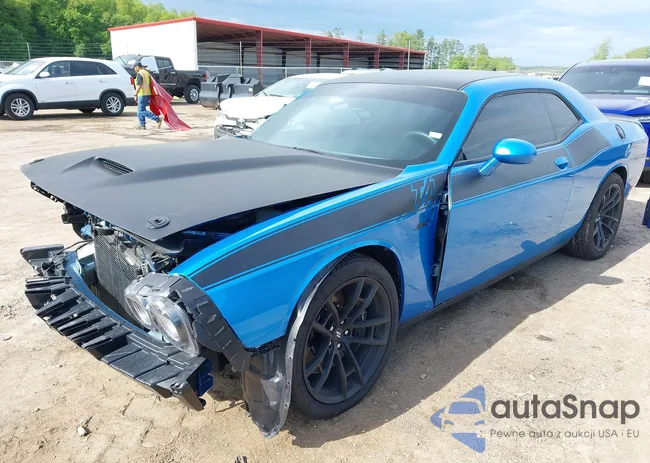 2C3CDZFJ8KH525526: 42212126