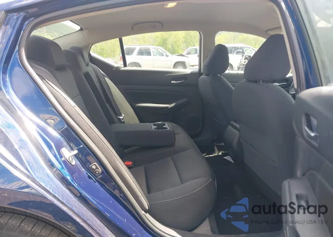 1N4BL4BV8KC126338: 42212223