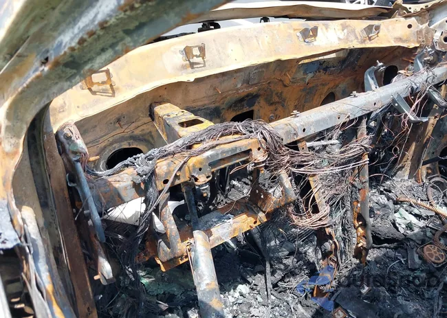 1GYKNAR42RZ758382: 42213738