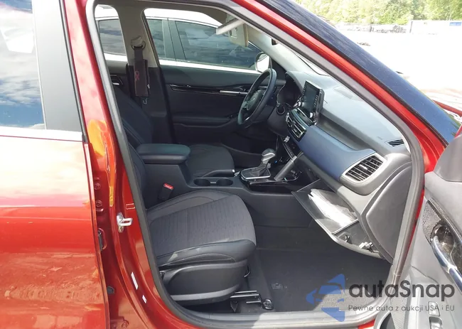 KNDEU2AA1P7432837: 42213801